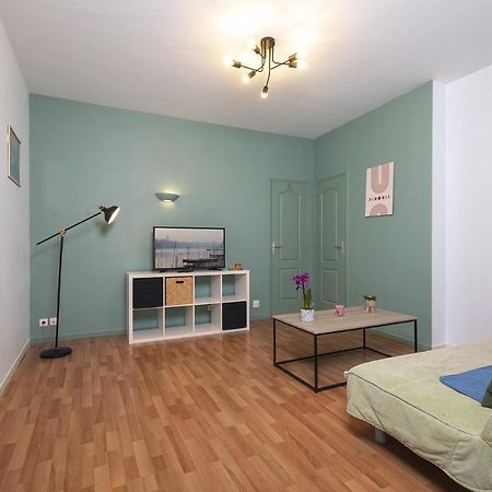 Appart Calme Avec Parking Proche Place Ney Анже Екстер'єр фото